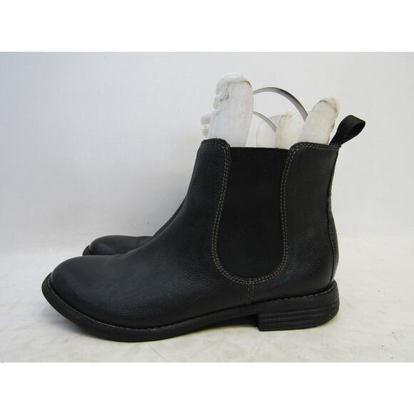 Clarks Womens Sz 8 M Black Leather Chelsea Ankle Fashion Boots Bootie - Picture 1 of 11